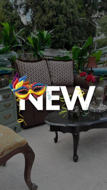 Tenemos precios que no vas a encontrar en ningún otro lugar y más si los carnavales están a la vuelta de la esquina en la mansión Dejavu queremos celebrarlo contigo, así que no te puedes perder esta oportunidad que sólo encontrarás en la mansión Dejavu 😍😍😍✨✨

Visítanos en:📍entre la Av. Federico Boyd y Calle 50, Diagonal al Scotiabank, frente a la Fundación Gabriel Lewis Galindo.

Y CONTÁCTANOS a los 📞

Nicole 📲 +507 6948-4846 
Edgardo 📲 +507 6944-6091
Anabel 📲 +507 6553-7970
Héctor 📲 +507 6833-1738

#muebles #mueblesconhistoria #panama #decoracion #casas furniture