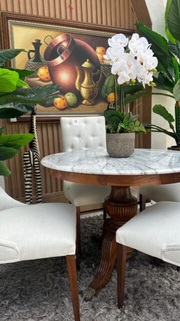 Dejavu, es el lugar perfecto para encontrar esas piezas únicas que no encontrarás en otro lugar🤩
Ven y enamorate de oportunidades irresistibles 🥰🥰 disfruta de la calidad en muebles que mereces en la mansión Dejavu tenemos de todo para ti🤩
Todos los precios incluyen ITBMS
Pieza única / oferta validar hasta agotar la existencia
Visítanos en:📍entre la Av. Federico Boyd y Calle 50, Diagonal al Scotiabank, frente a la Fundación Gabriel Lewis Galindo.
Y CONTÁCTANOS a los 📞
Nicole 📲 +507 6948-4846
Edgardo 📲 +507 6944-6091
Anabel 📲 +507 6553-7970
Héctor 📲 +507 6833-1738
#muebles #mueblesconhistoria #panama #decoracion casas furniture decoration pty muebleriapanama mueblespanama