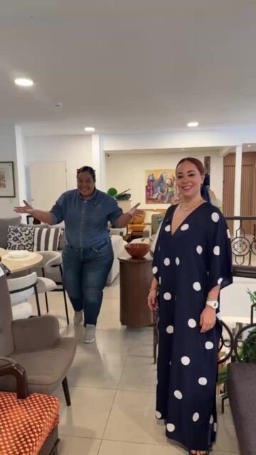 Hoy nos acompañó @julstomacelli en este increíble live y junto a nuestra asesora Anabell nos mostró cada una de las promociones y recién llegados en nuestra mansión🤩 no te pierdas el próximo📲
Los precios NO incluyen ITBMS
Pieza única / oferta valida hasta agotar la existencia
Visítanos en: 📍 9 entre la Av. Federico Boyd y Calle 50, Diagonal al Scotiabank, frente a la Fundación Gabriel Lewis Galindo.
Y CONTÁCTANOS a los 📞
Christopher 📲 +507 6948-4846
Edgardo 📲 +507 6944-6091
Anabel 📲 +507 6553-7970
Héctor 📲 +507 6833-1738
Yadisinia 📲 +507 6660-5478
Luis 📲 +507 6342-3466
#panamá #muebleria #furniture #desing #decoracion
